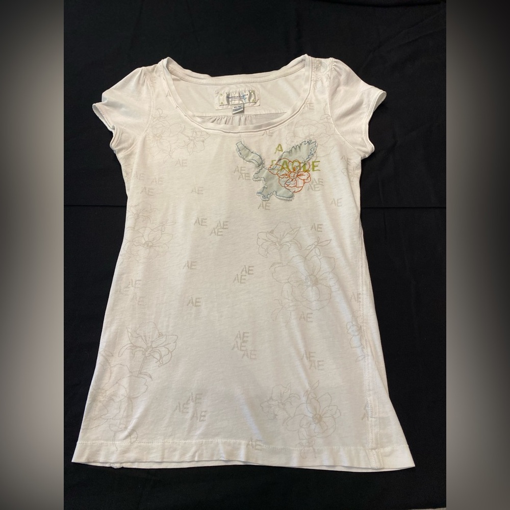 American Eagle outfitters top, women’s white graphic T-shirt, medium